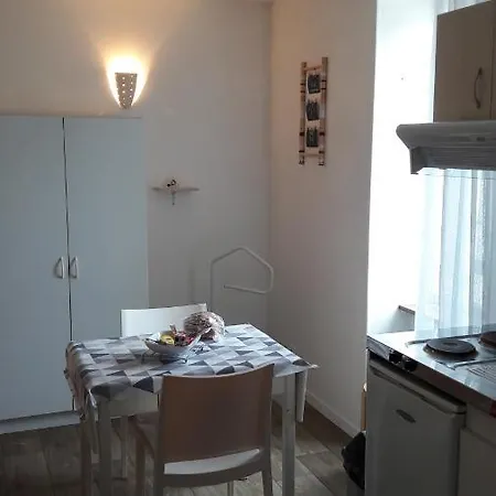 Studio 20 M2-Proche Gare La Roche-sur-Yon Buitenkant foto